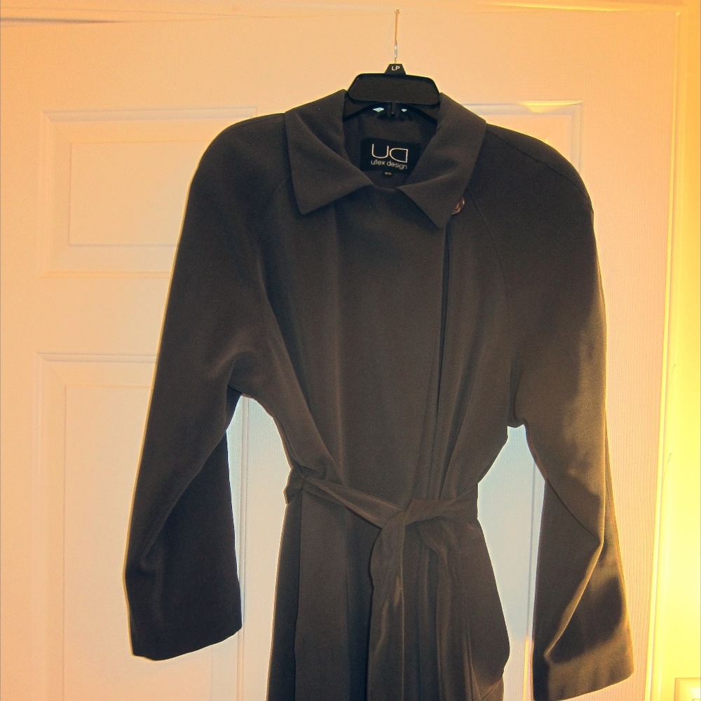 Retro knee-length trench coat